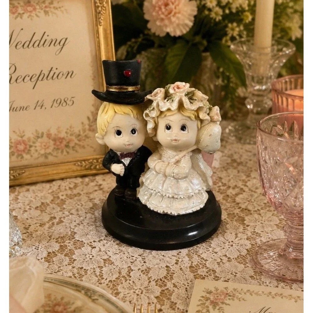 Vintage Bride Groom Wedding Couple Figurine Plastic Cake Topper Keepsake Decor